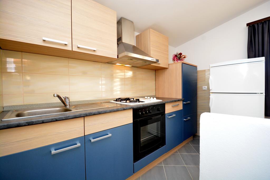Apartment Marijana Vir Exterior photo