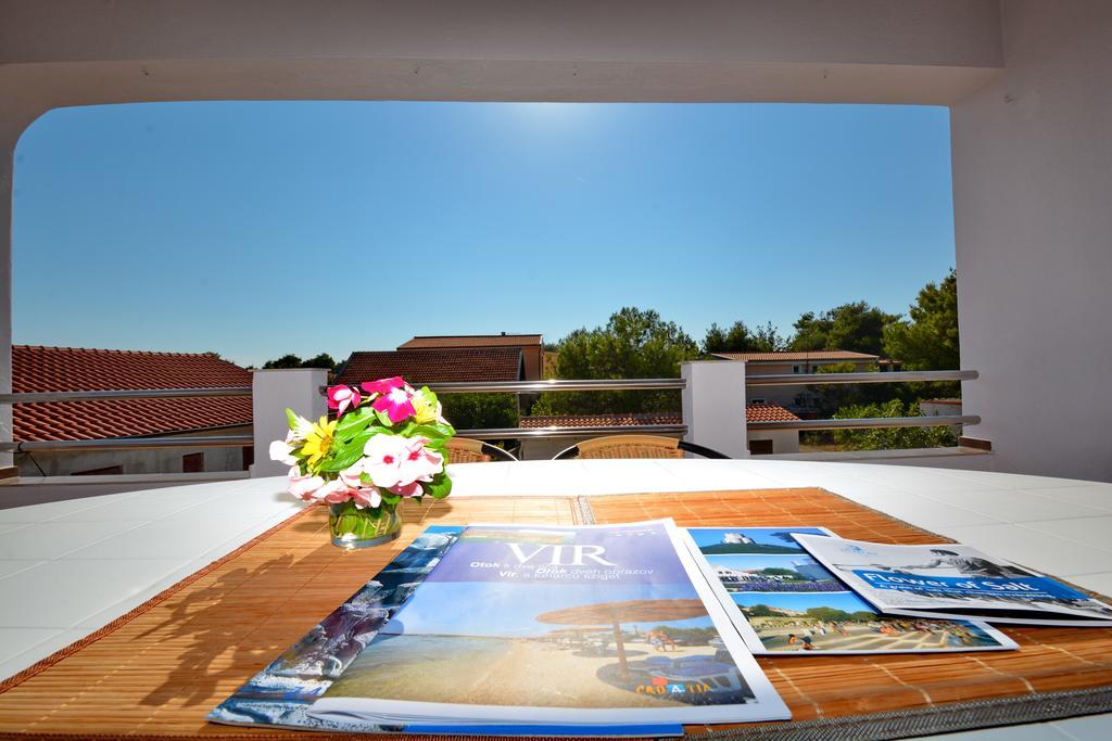 Apartment Marijana Vir Exterior photo