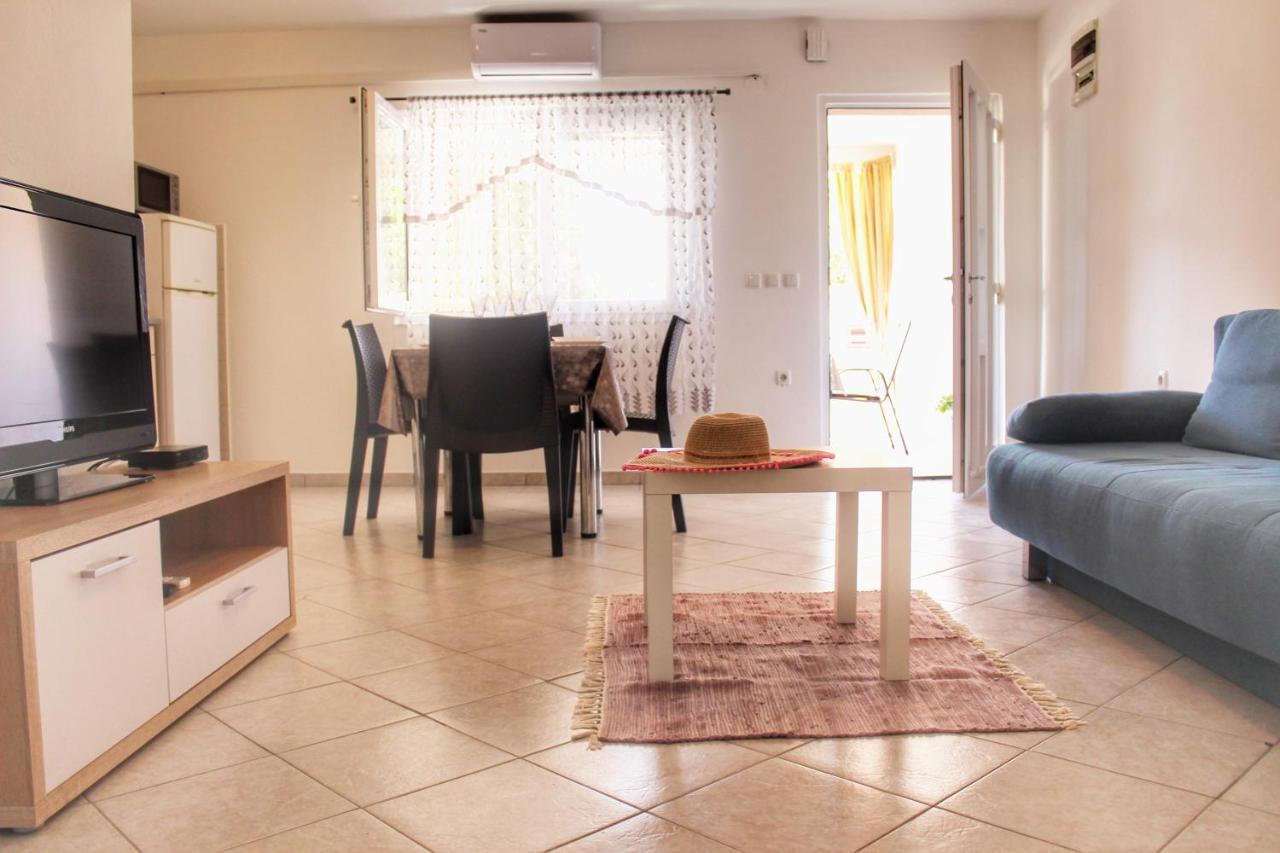 Apartment Marijana Vir Exterior photo
