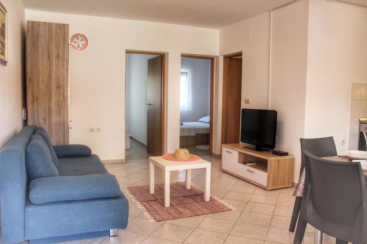 Apartment Marijana Vir Exterior photo