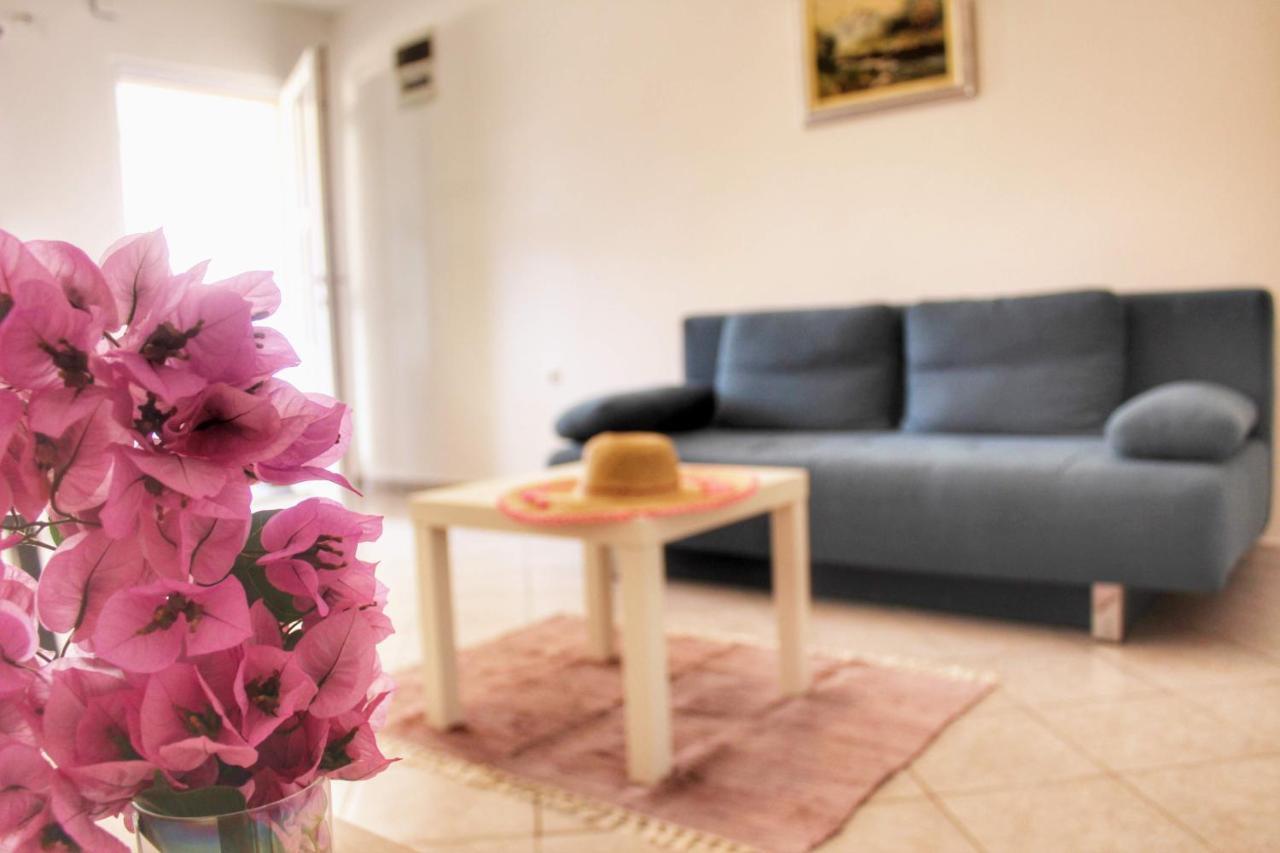 Apartment Marijana Vir Exterior photo